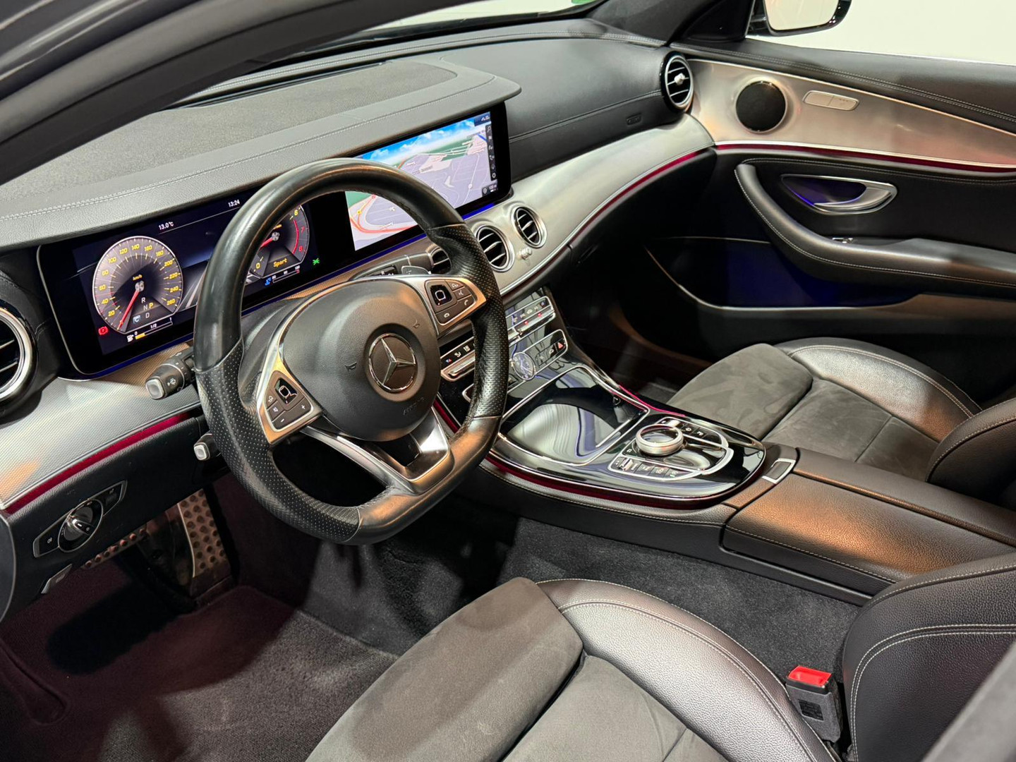 Mercedes-Benz Mercedes-Benz