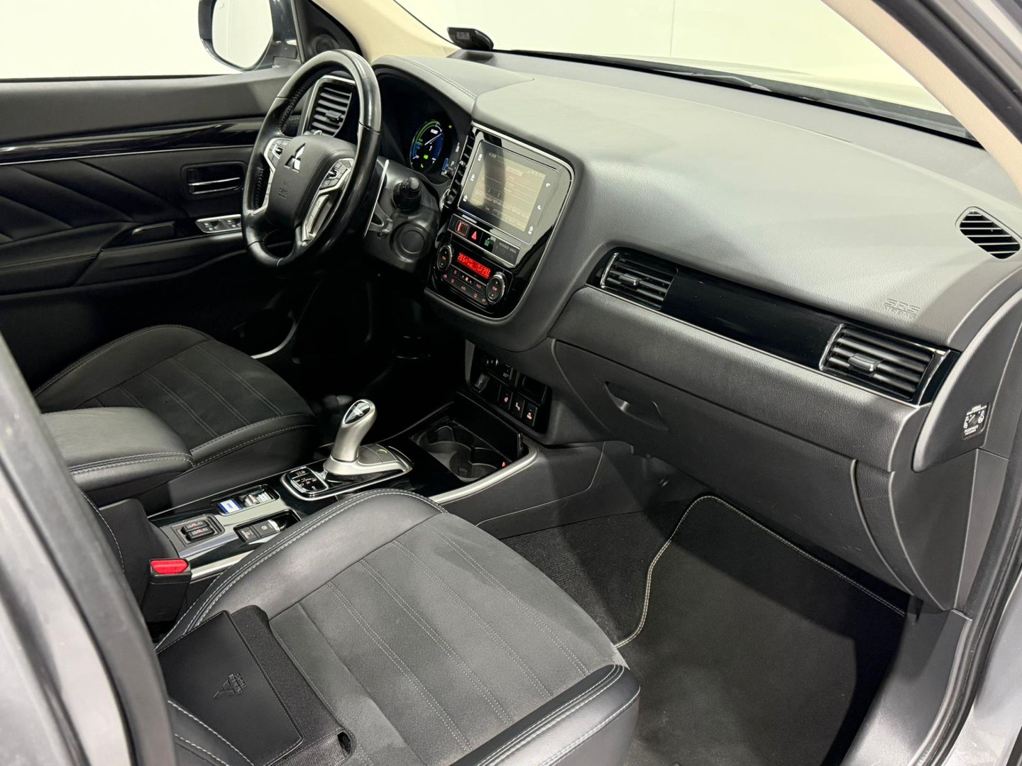 Mitsubishi Mitsubishi