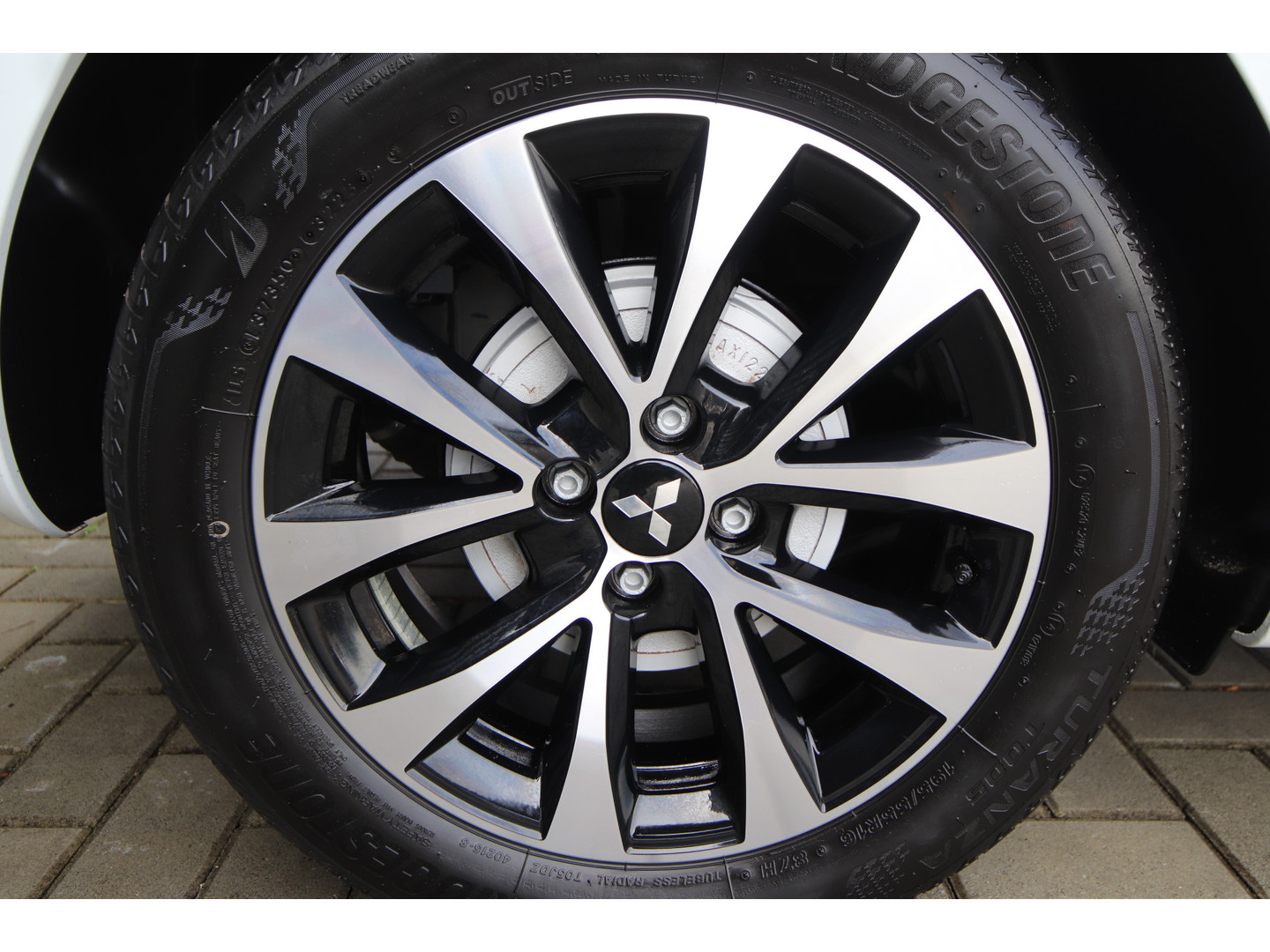 Mitsubishi Mitsubishi