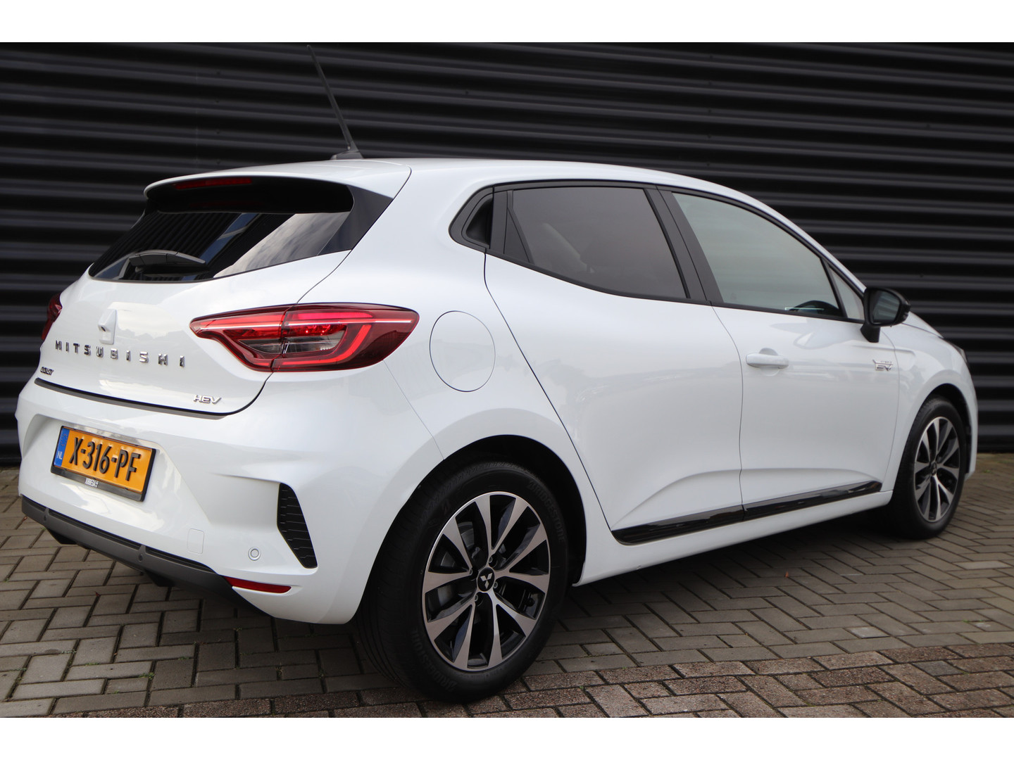 Mitsubishi Mitsubishi