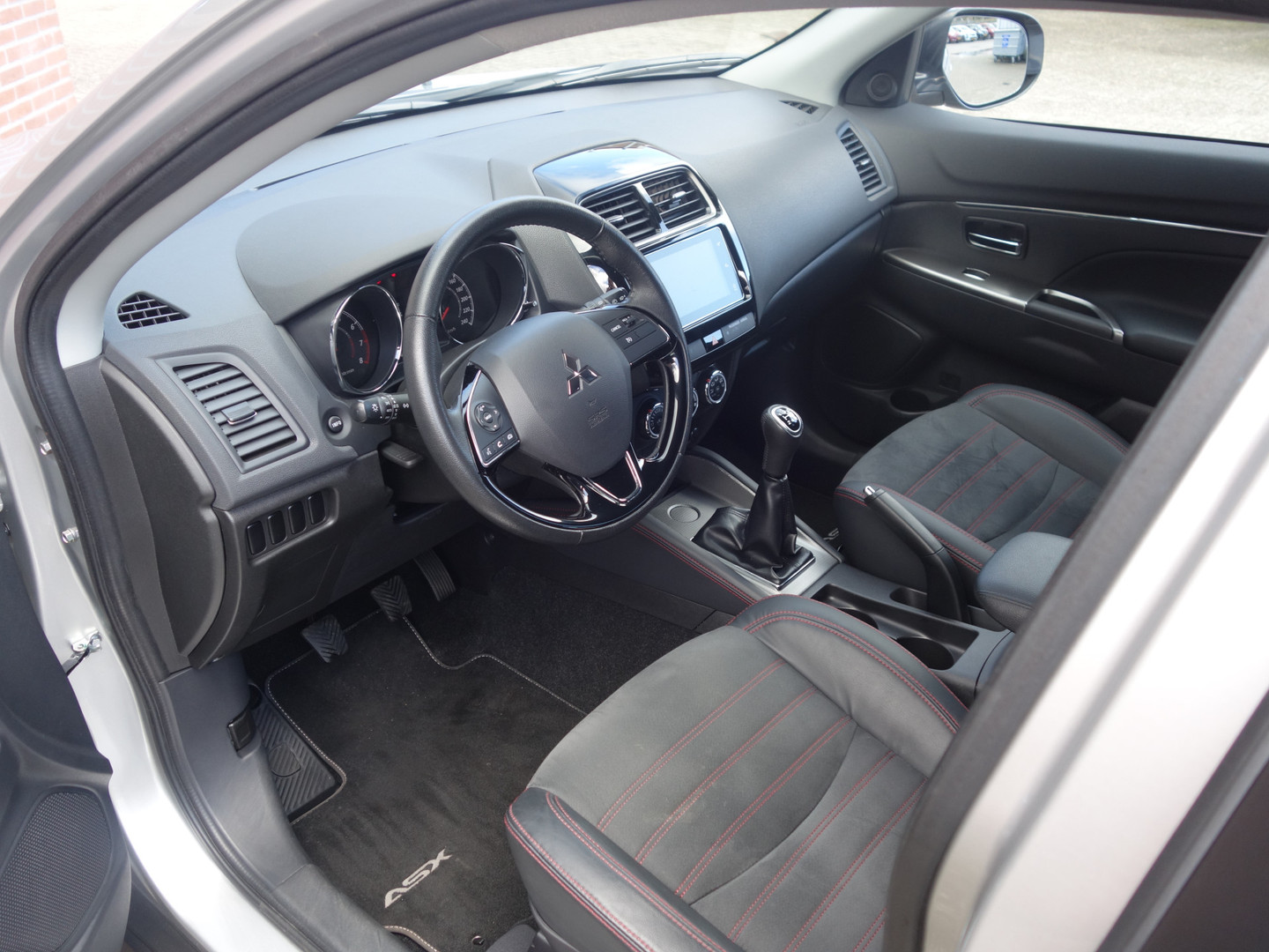 Mitsubishi Mitsubishi