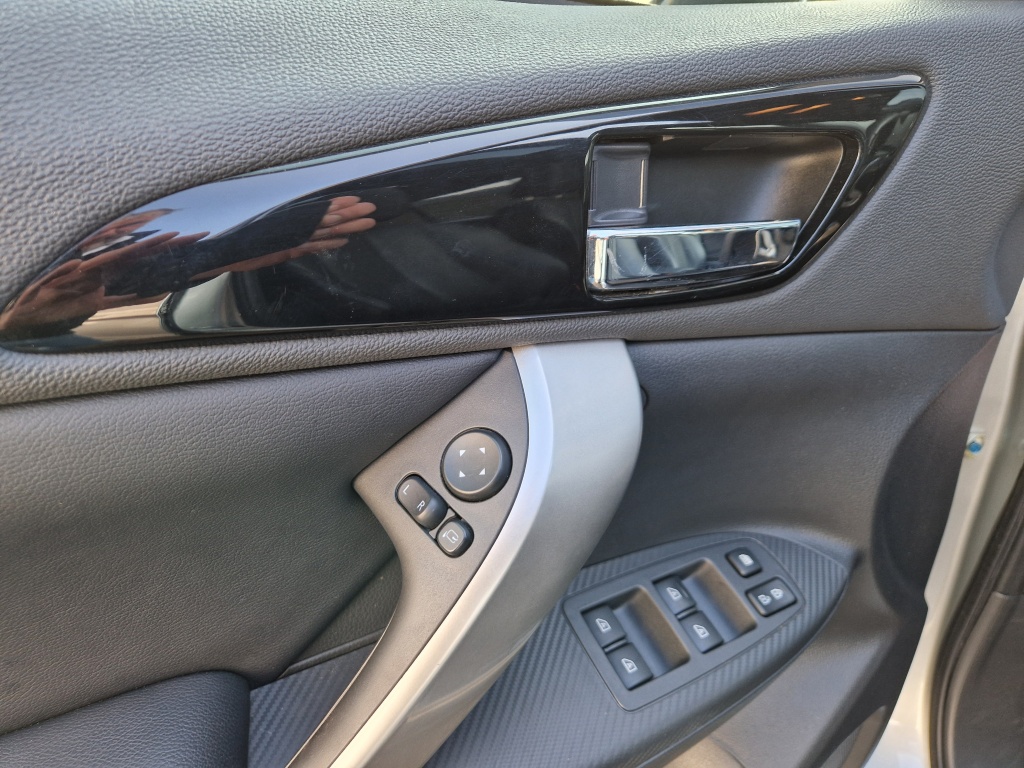 Mitsubishi Mitsubishi