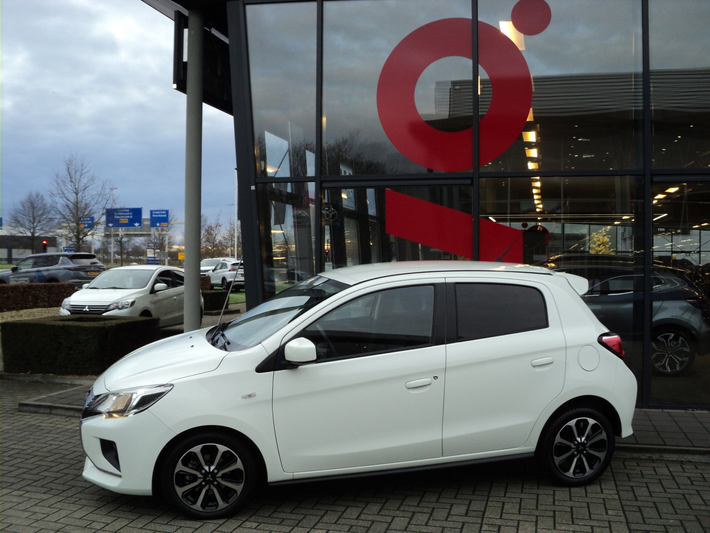 Mitsubishi Mitsubishi