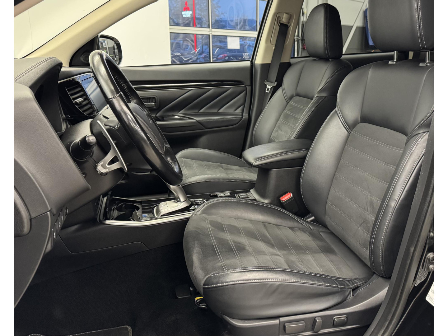 Mitsubishi Mitsubishi