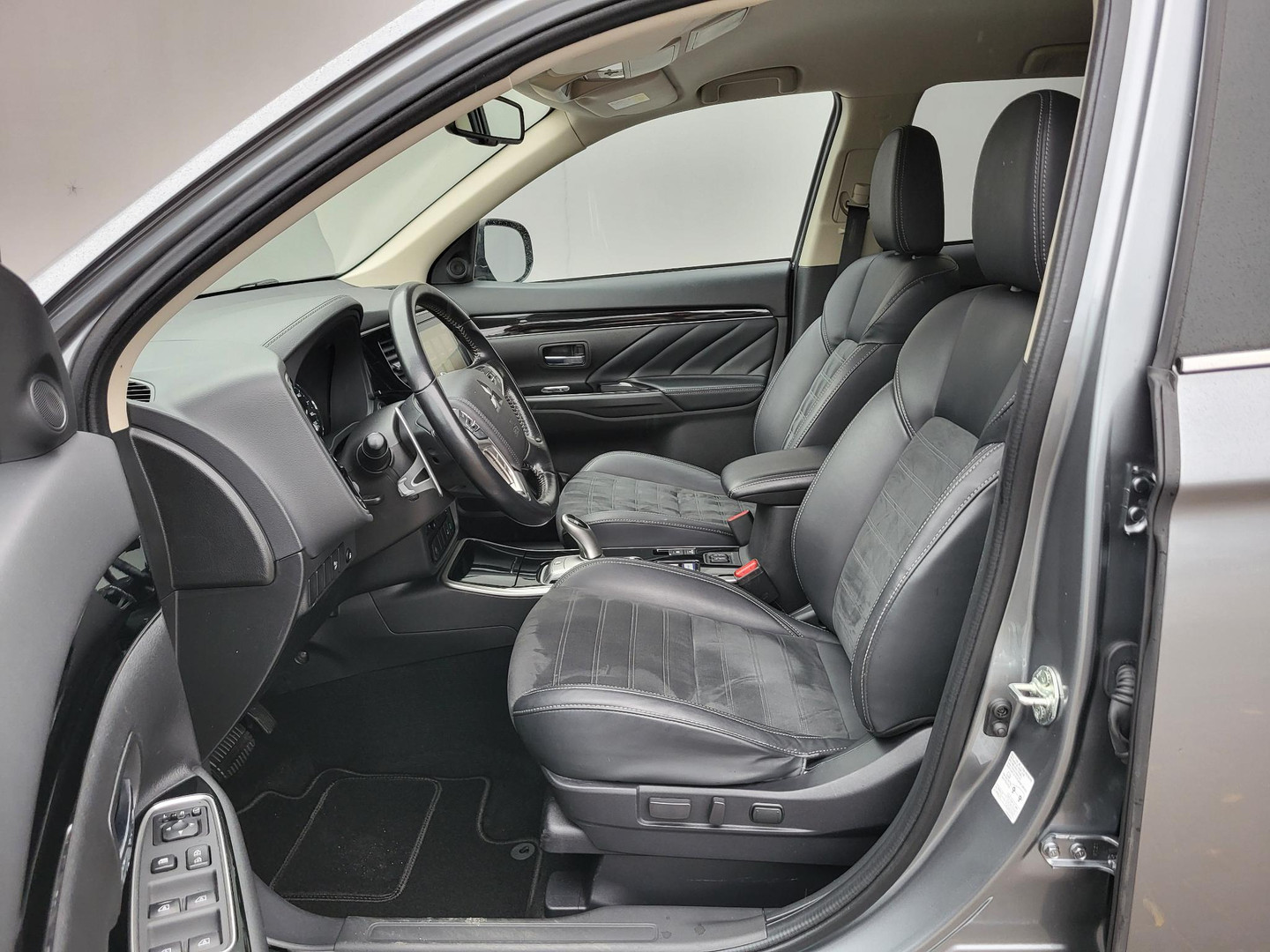 Mitsubishi Mitsubishi