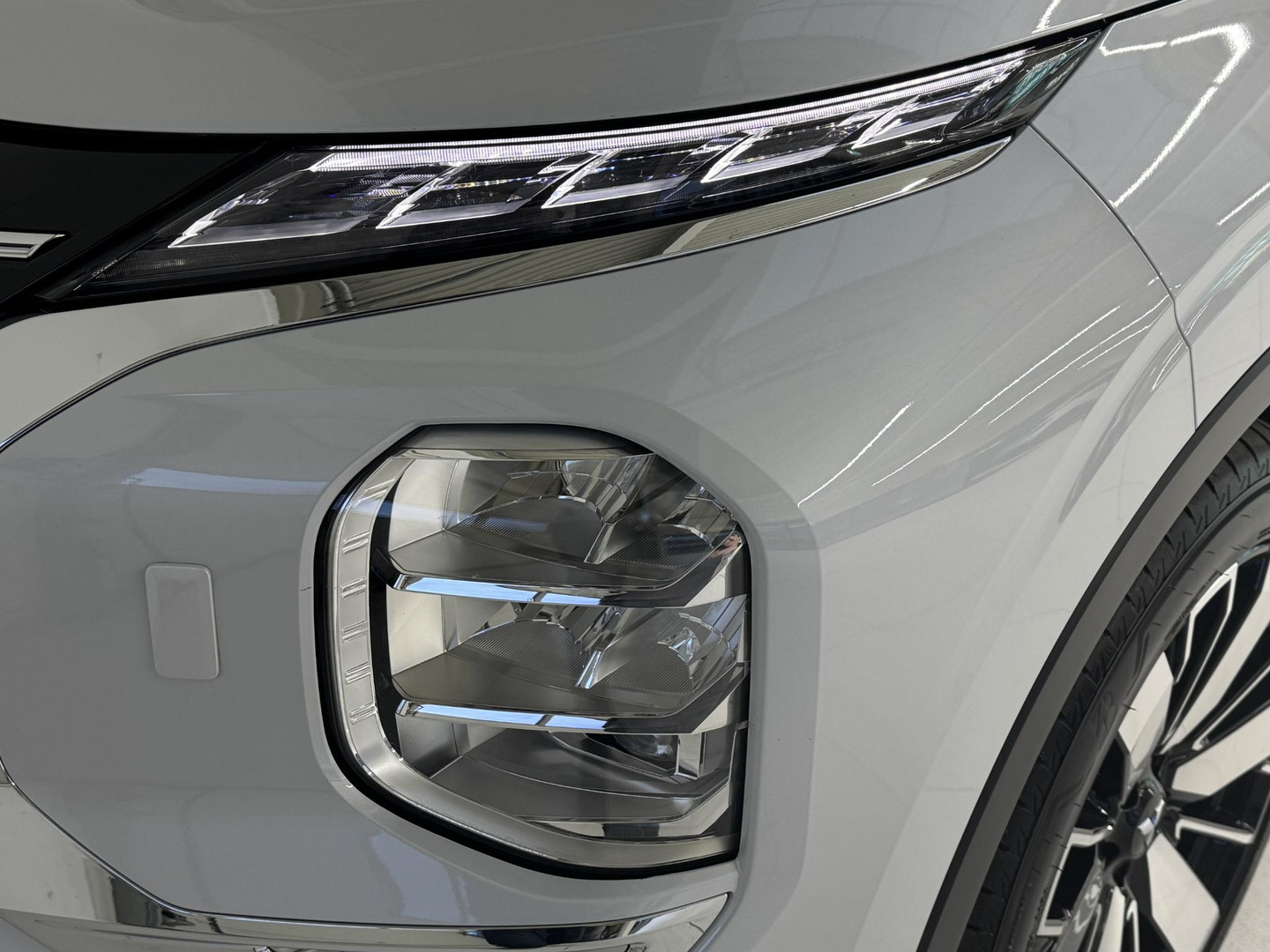 Mitsubishi Mitsubishi