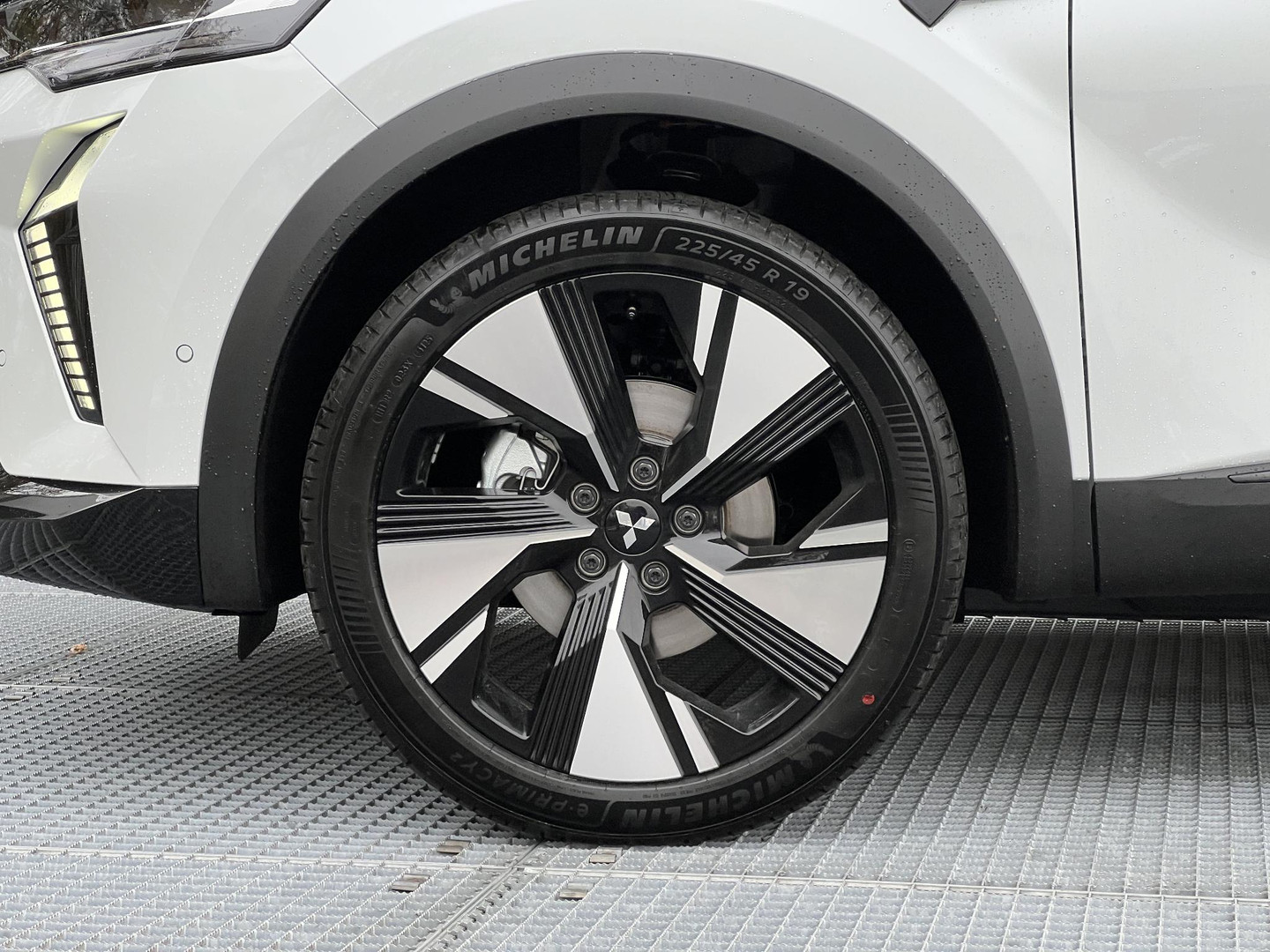 Mitsubishi Mitsubishi