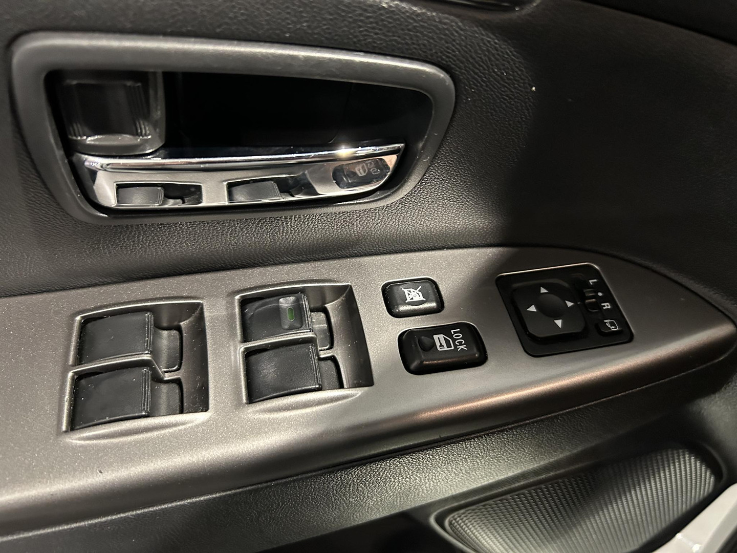 Mitsubishi Mitsubishi