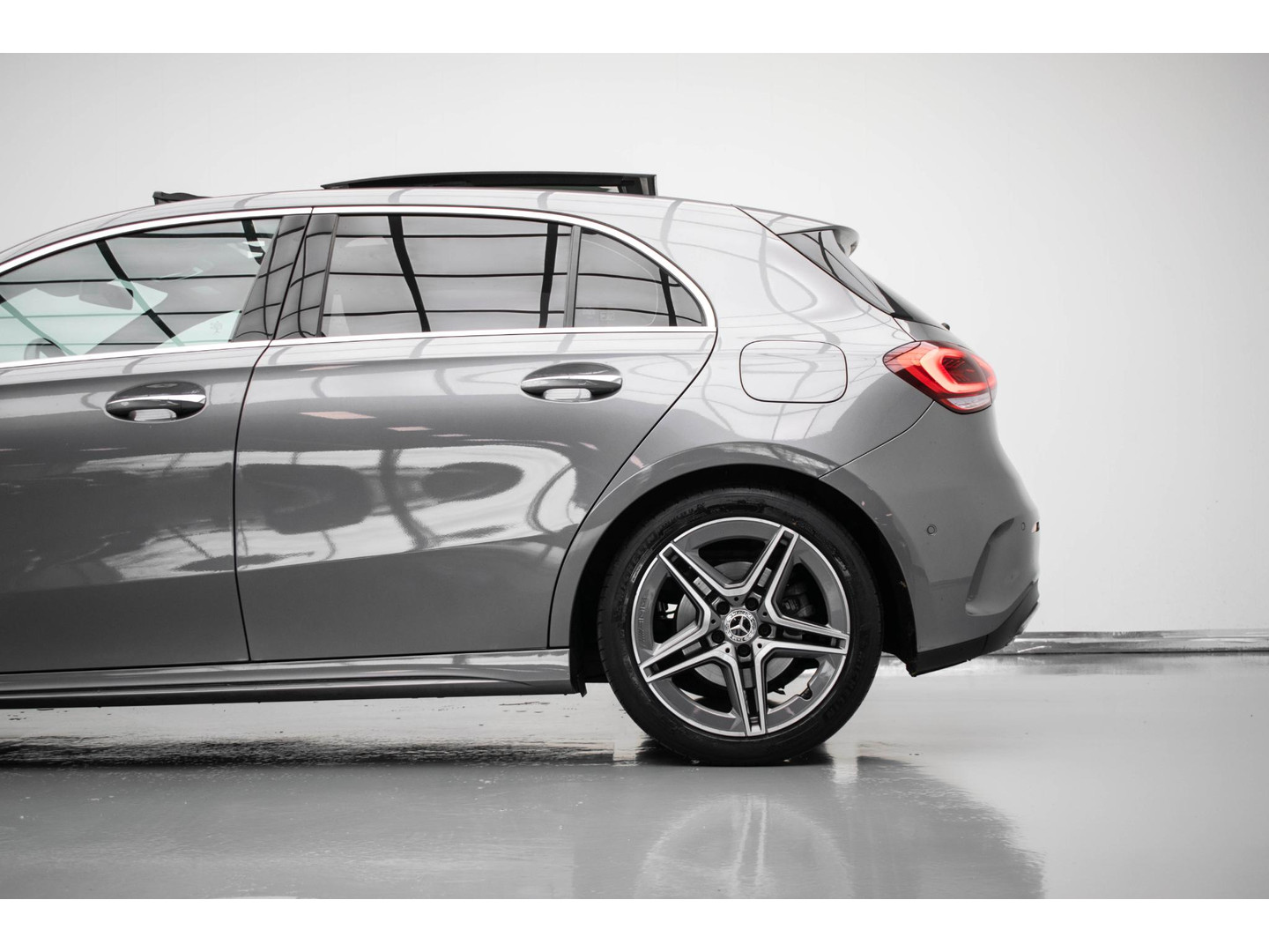 Mercedes-Benz Mercedes-Benz