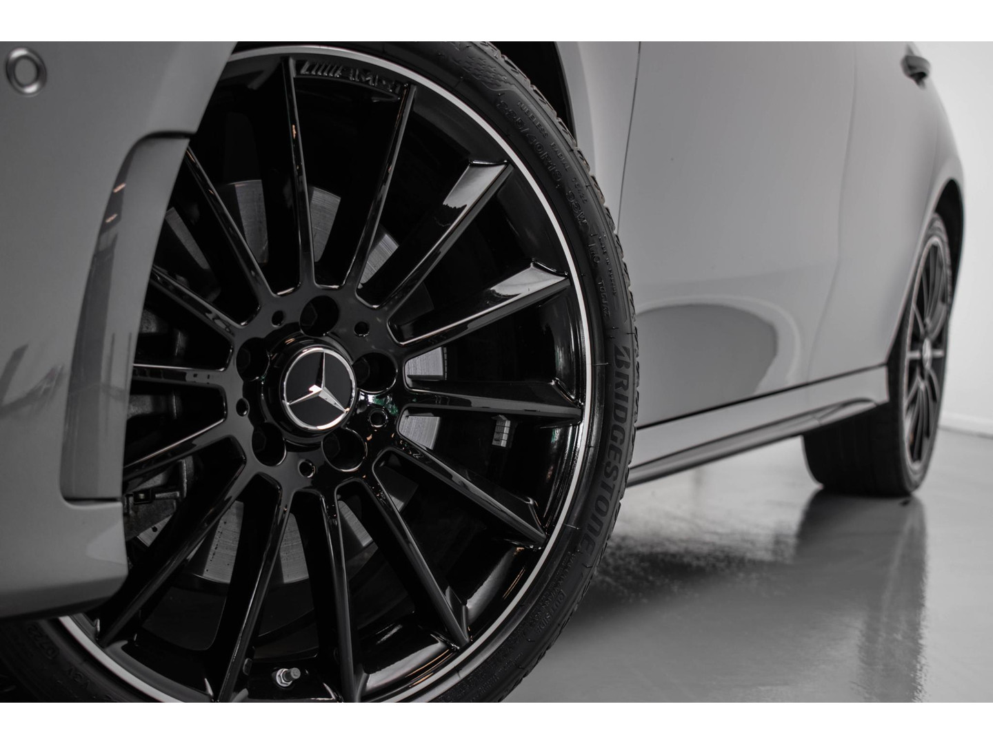 Mercedes-Benz Mercedes-Benz