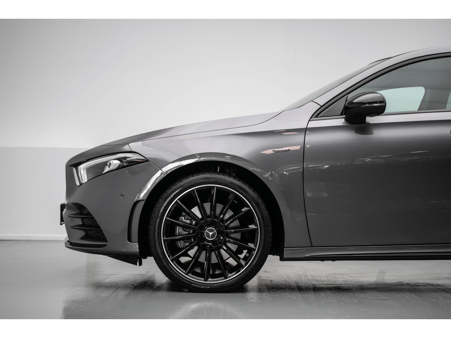Mercedes-Benz Mercedes-Benz