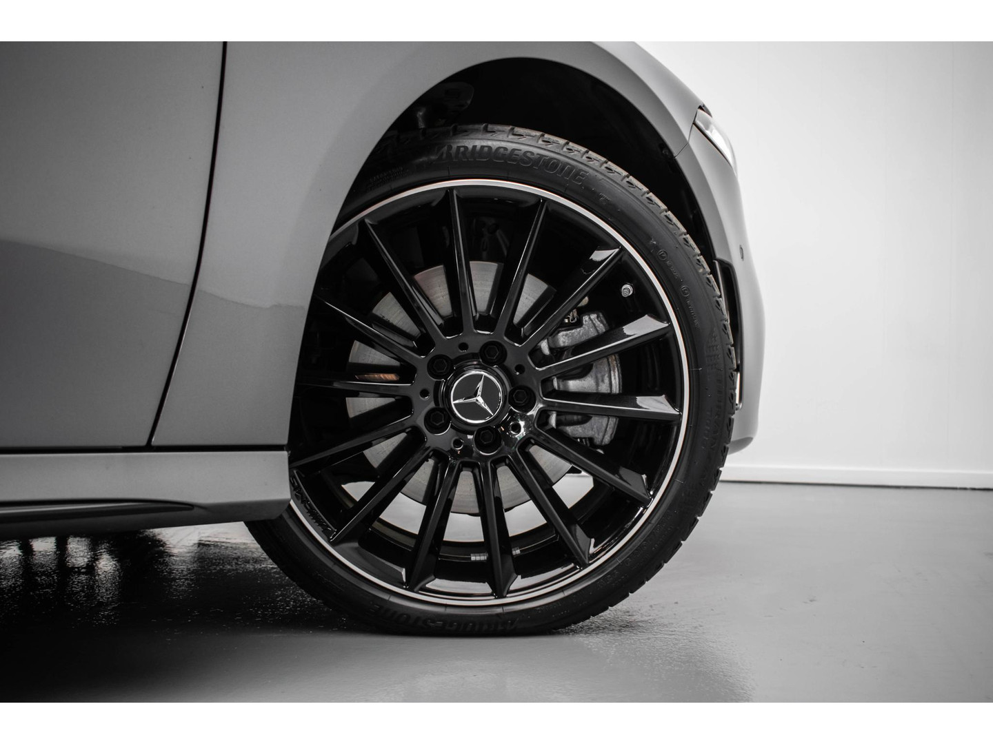Mercedes-Benz Mercedes-Benz
