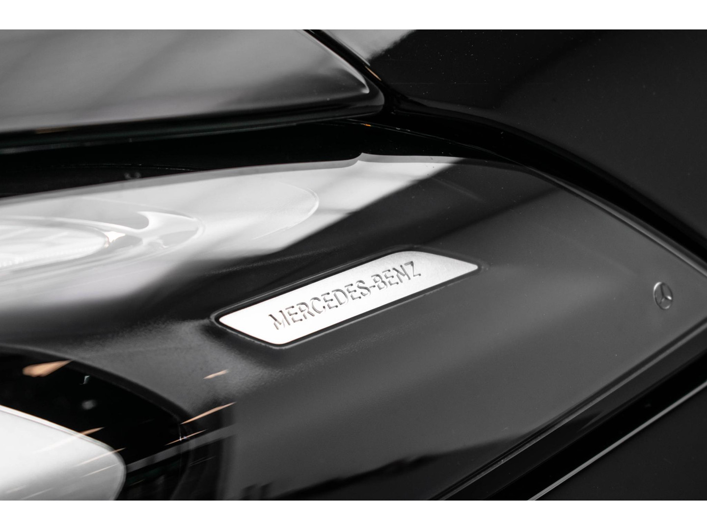 Mercedes-Benz Mercedes-Benz