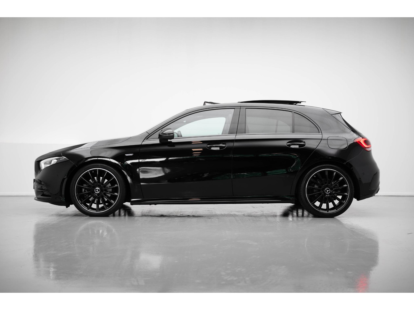 Mercedes-Benz Mercedes-Benz