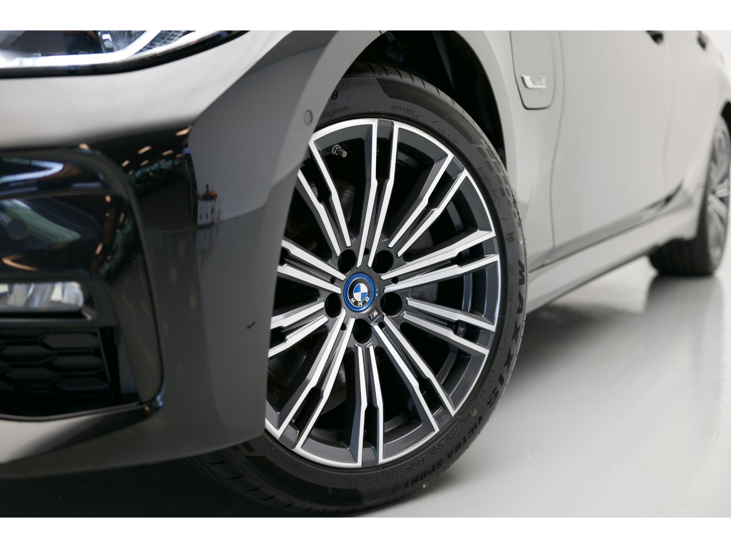 BMW BMW