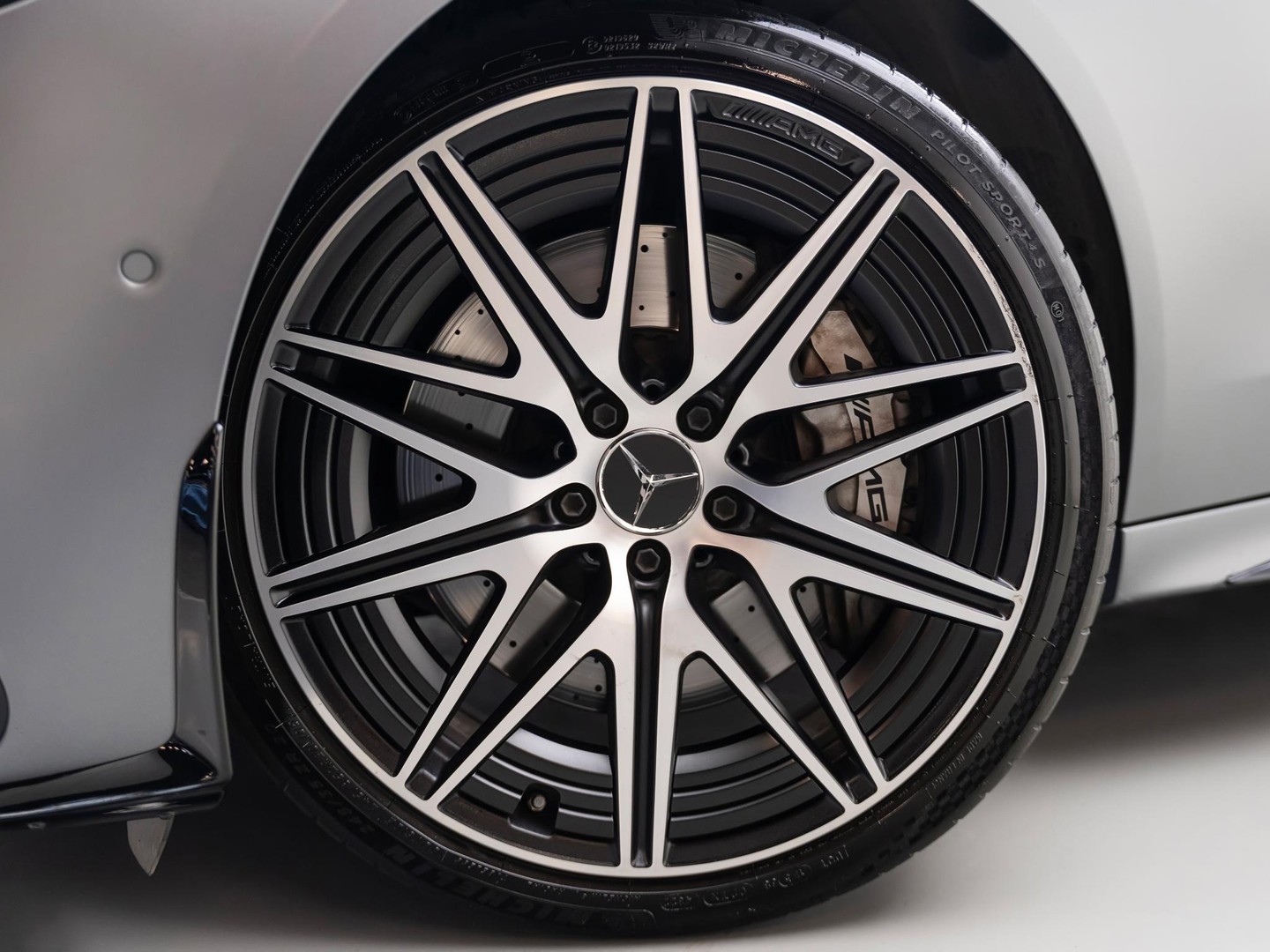 Mercedes-Benz Mercedes-Benz