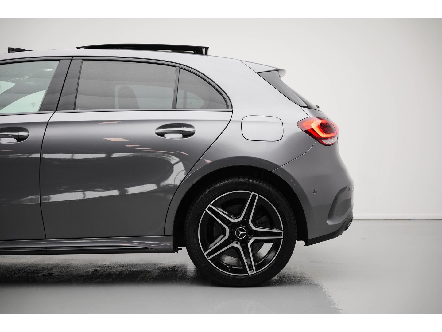 Mercedes-Benz Mercedes-Benz