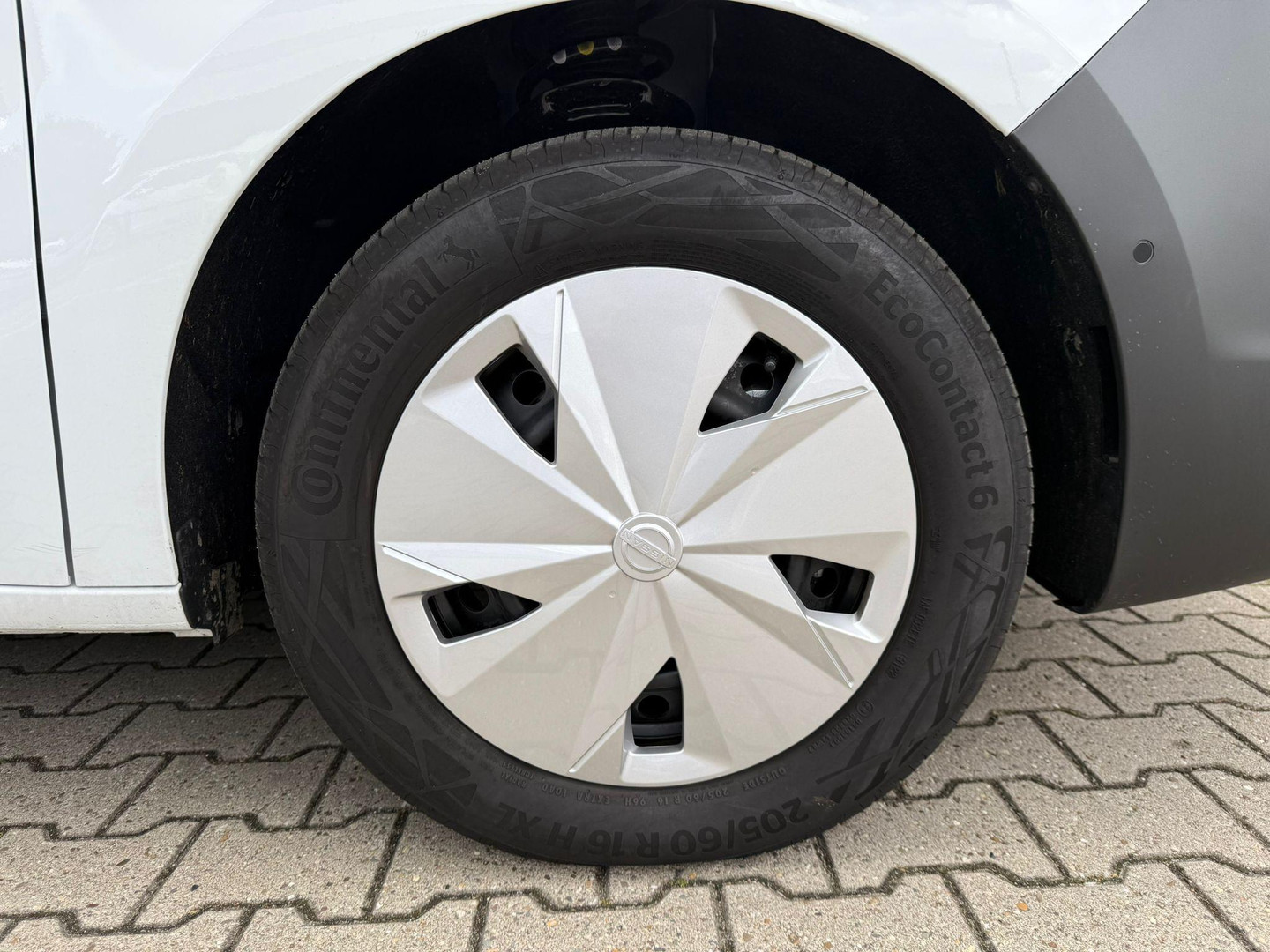 Nissan Nissan
