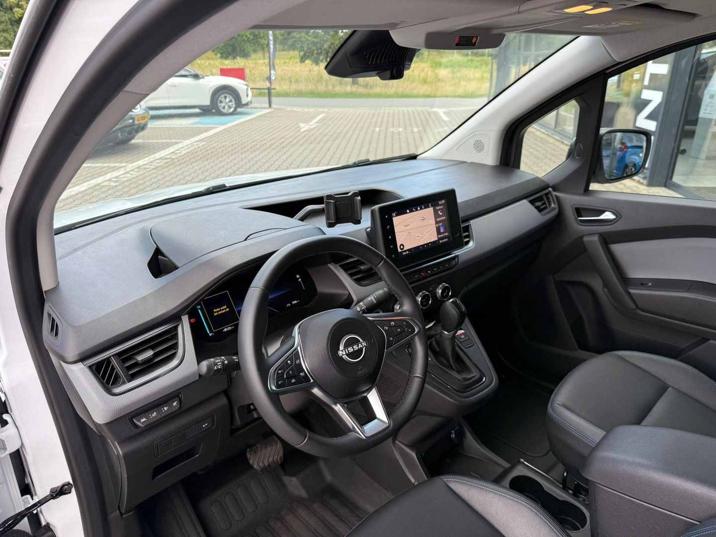 Nissan Nissan