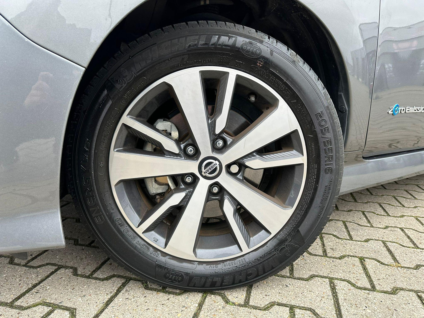 Nissan Nissan