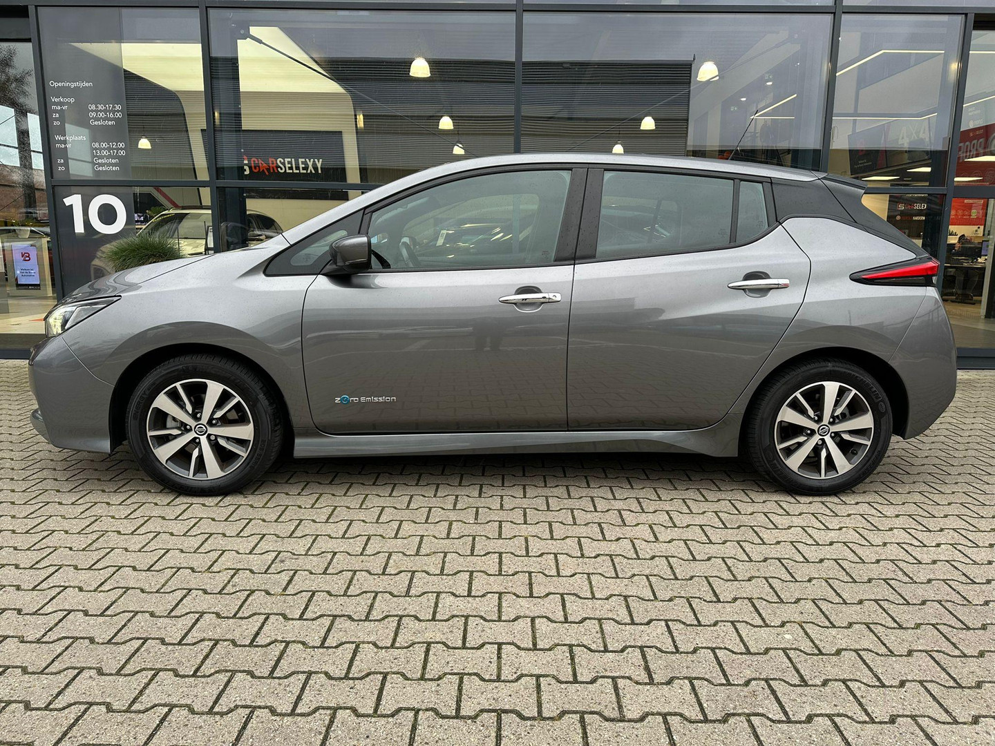 Nissan Nissan