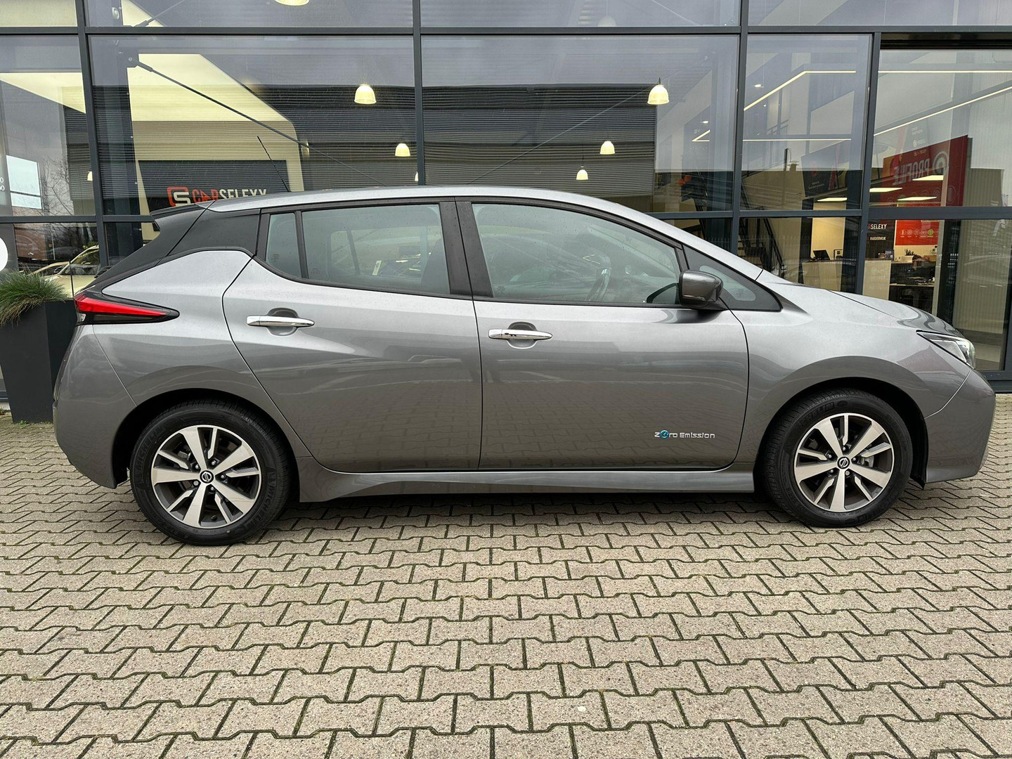 Nissan Nissan