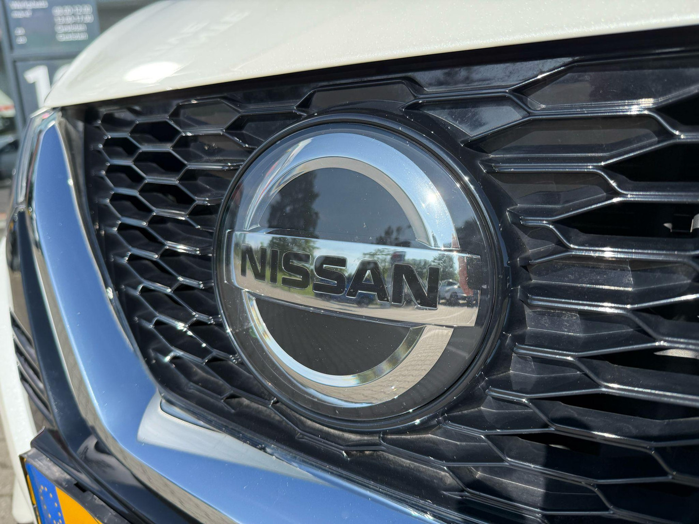 Nissan Nissan