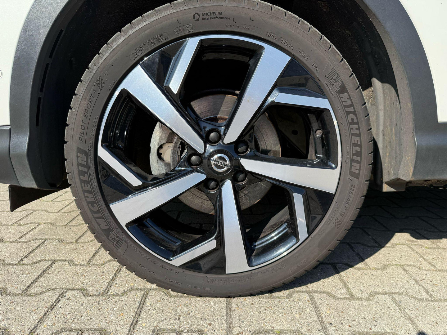 Nissan Nissan