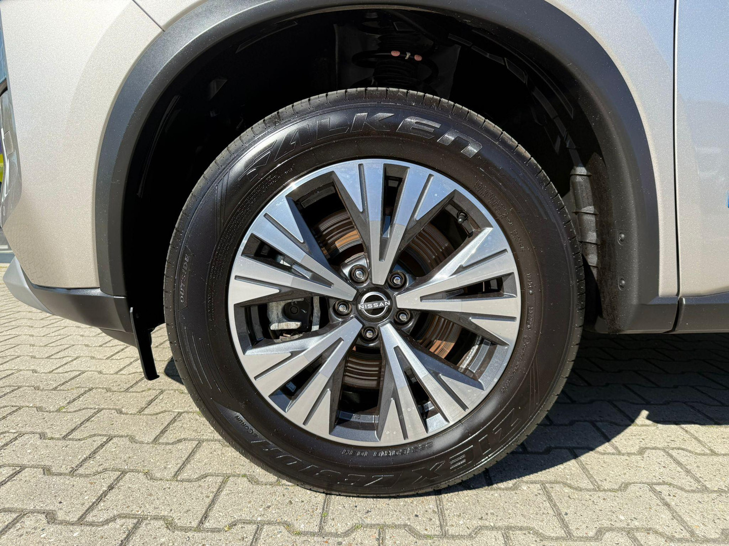 Nissan Nissan