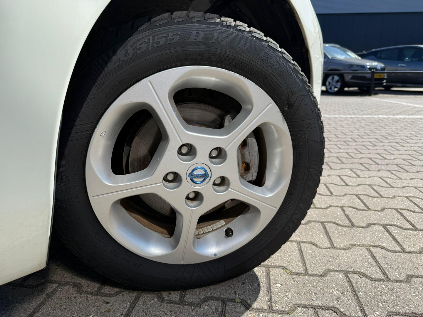 Nissan Nissan