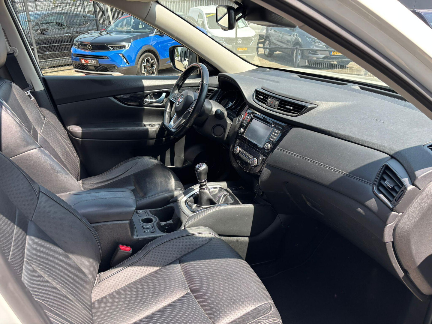 Nissan Nissan