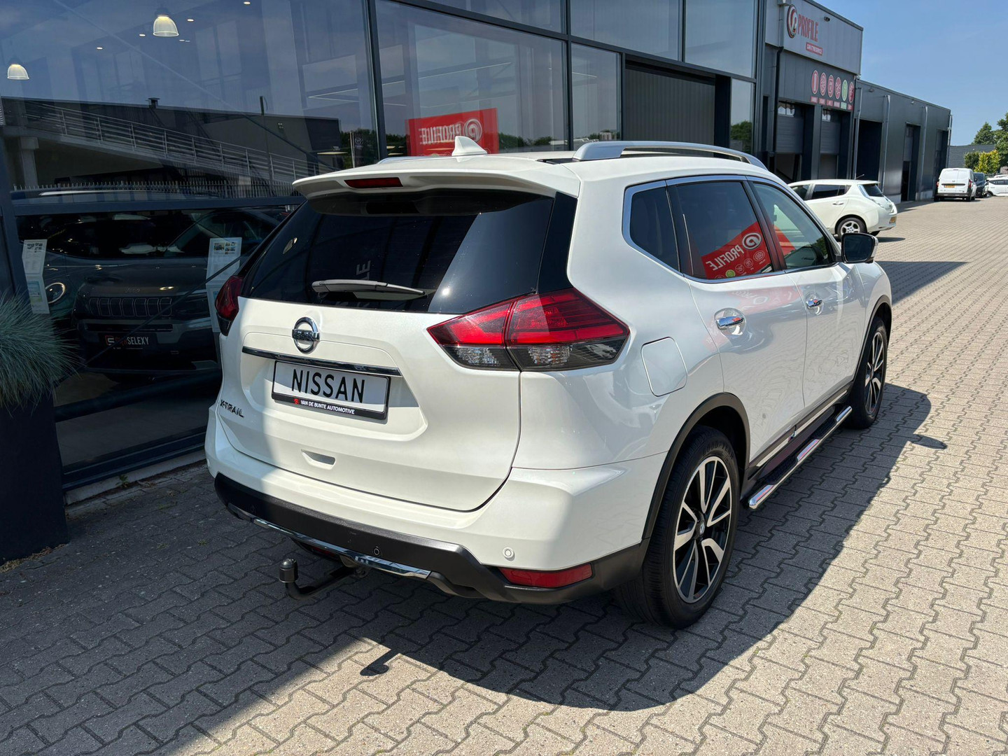 Nissan Nissan