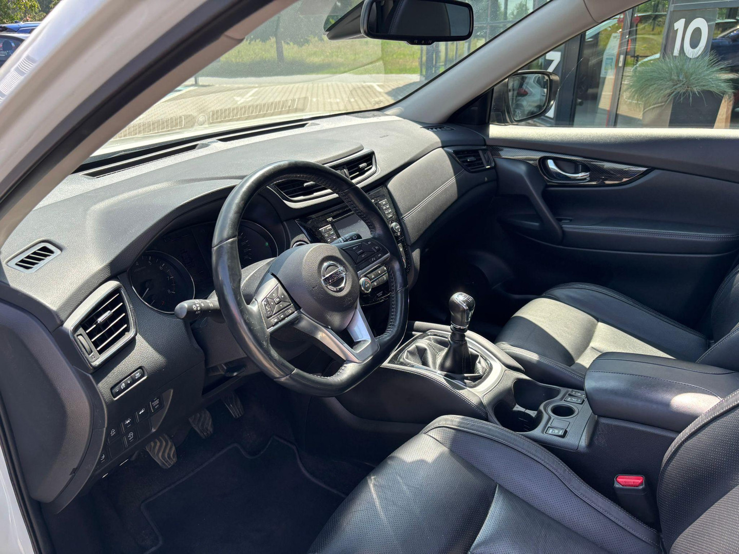 Nissan Nissan