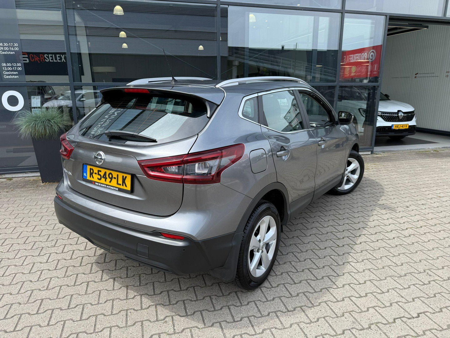 Nissan Nissan