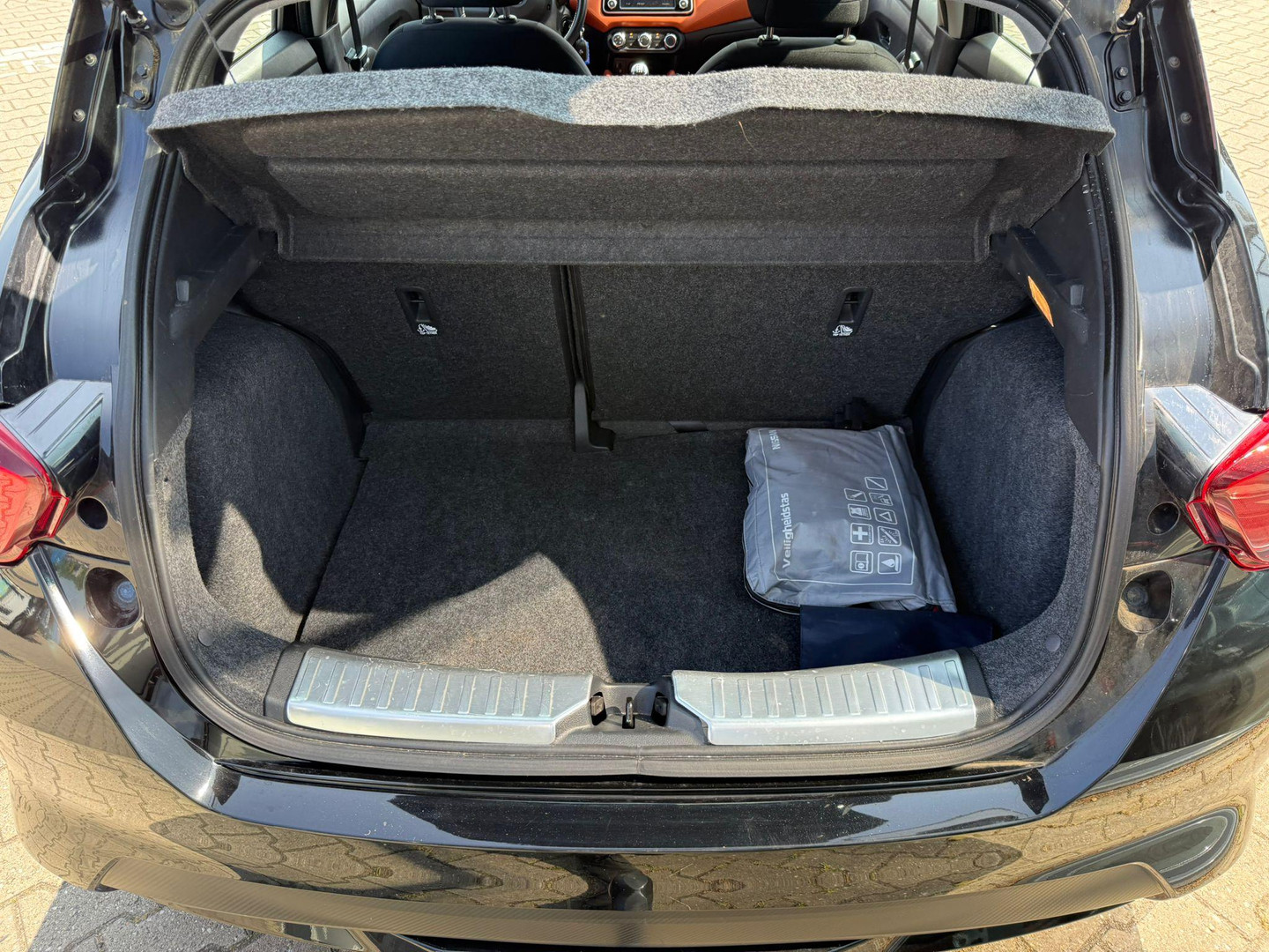 Nissan Nissan