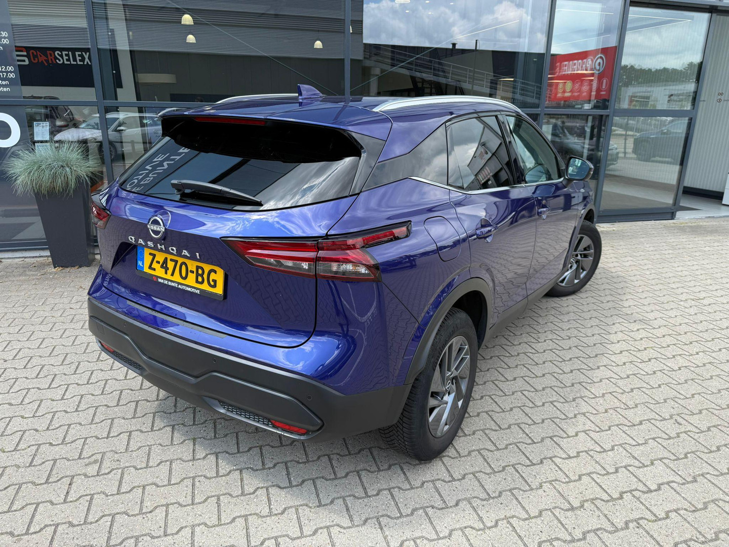 Nissan Nissan