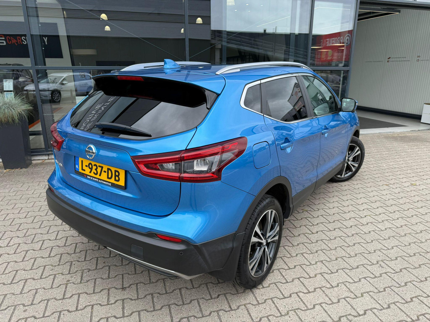 Nissan Nissan