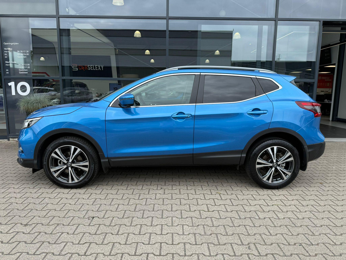 Nissan Nissan