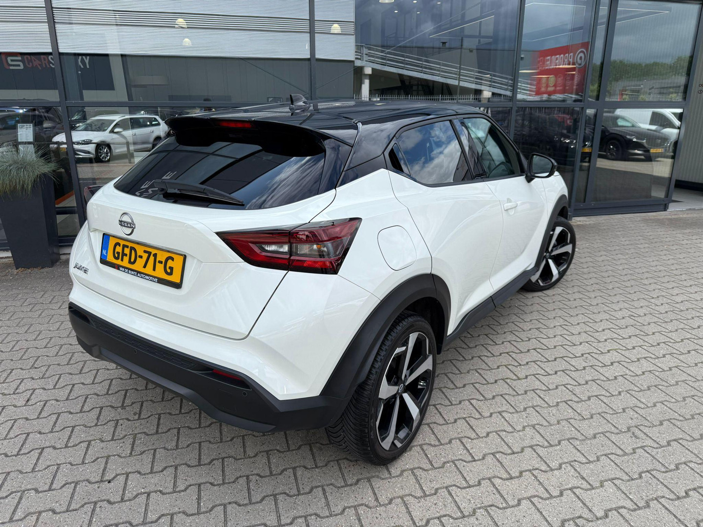 Nissan Nissan