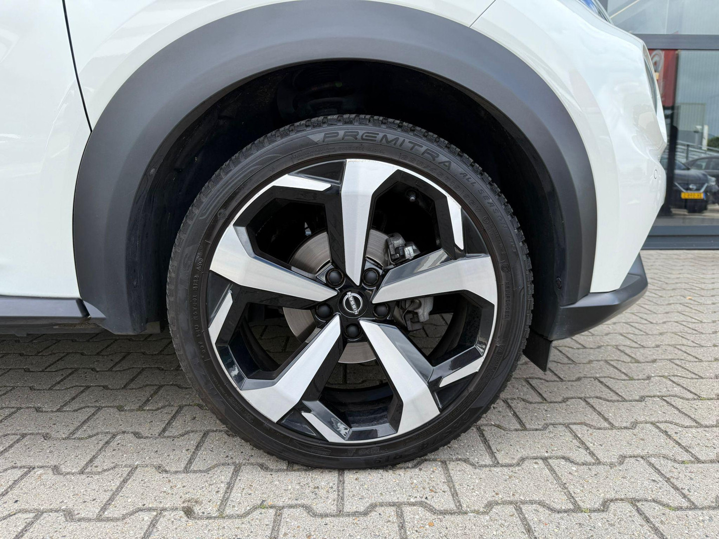Nissan Nissan