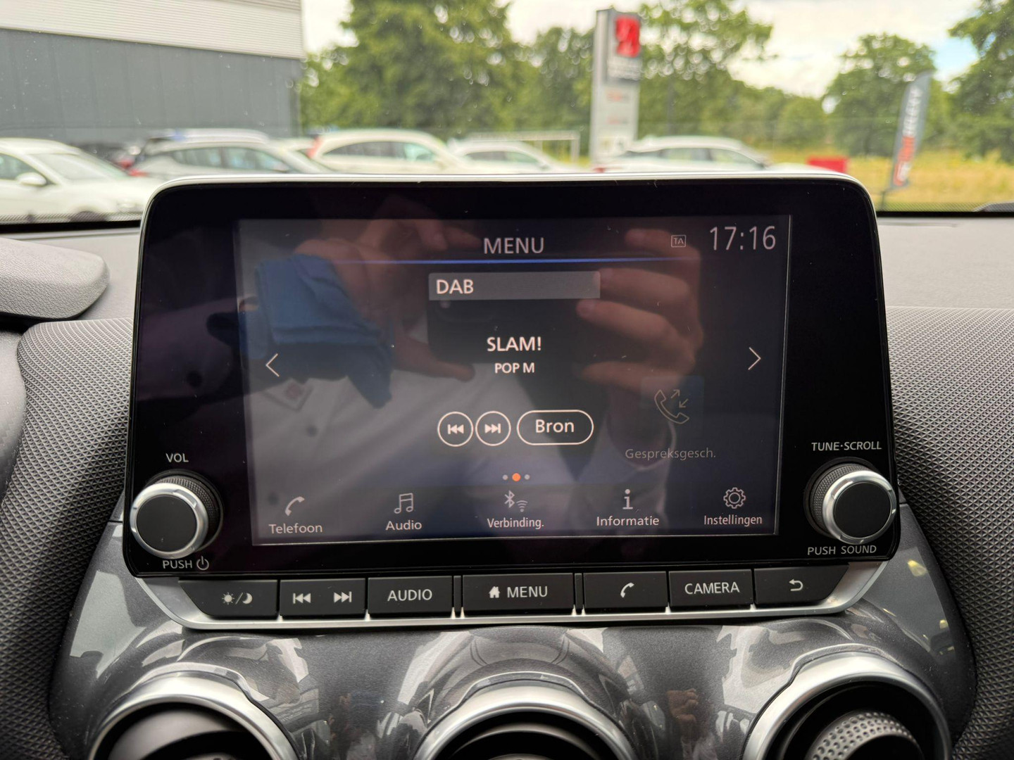 Nissan Nissan