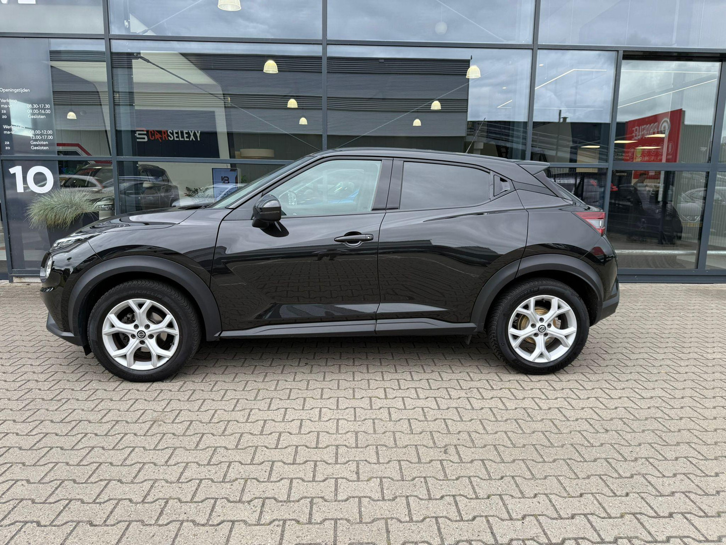 Nissan Nissan