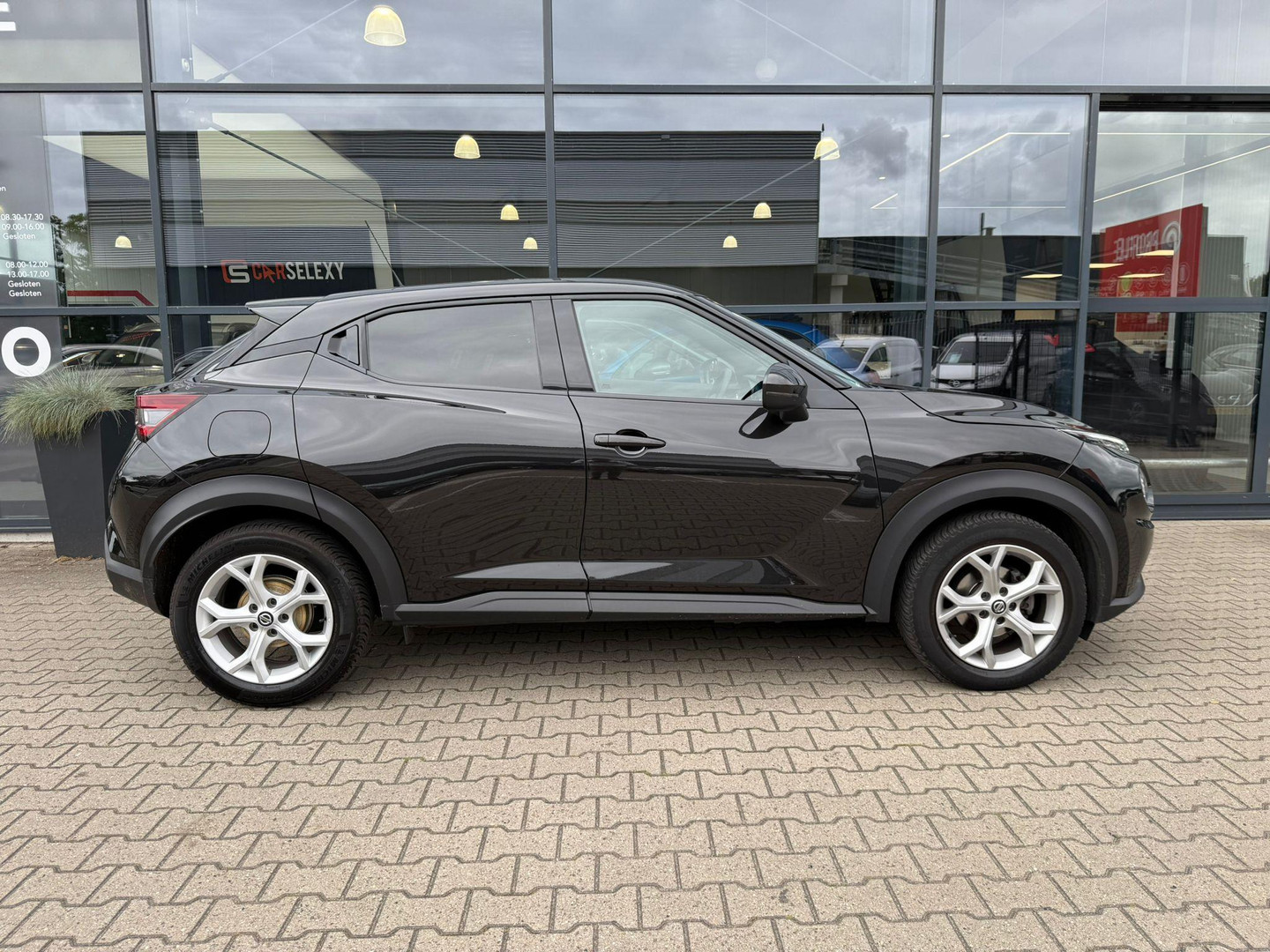 Nissan Nissan
