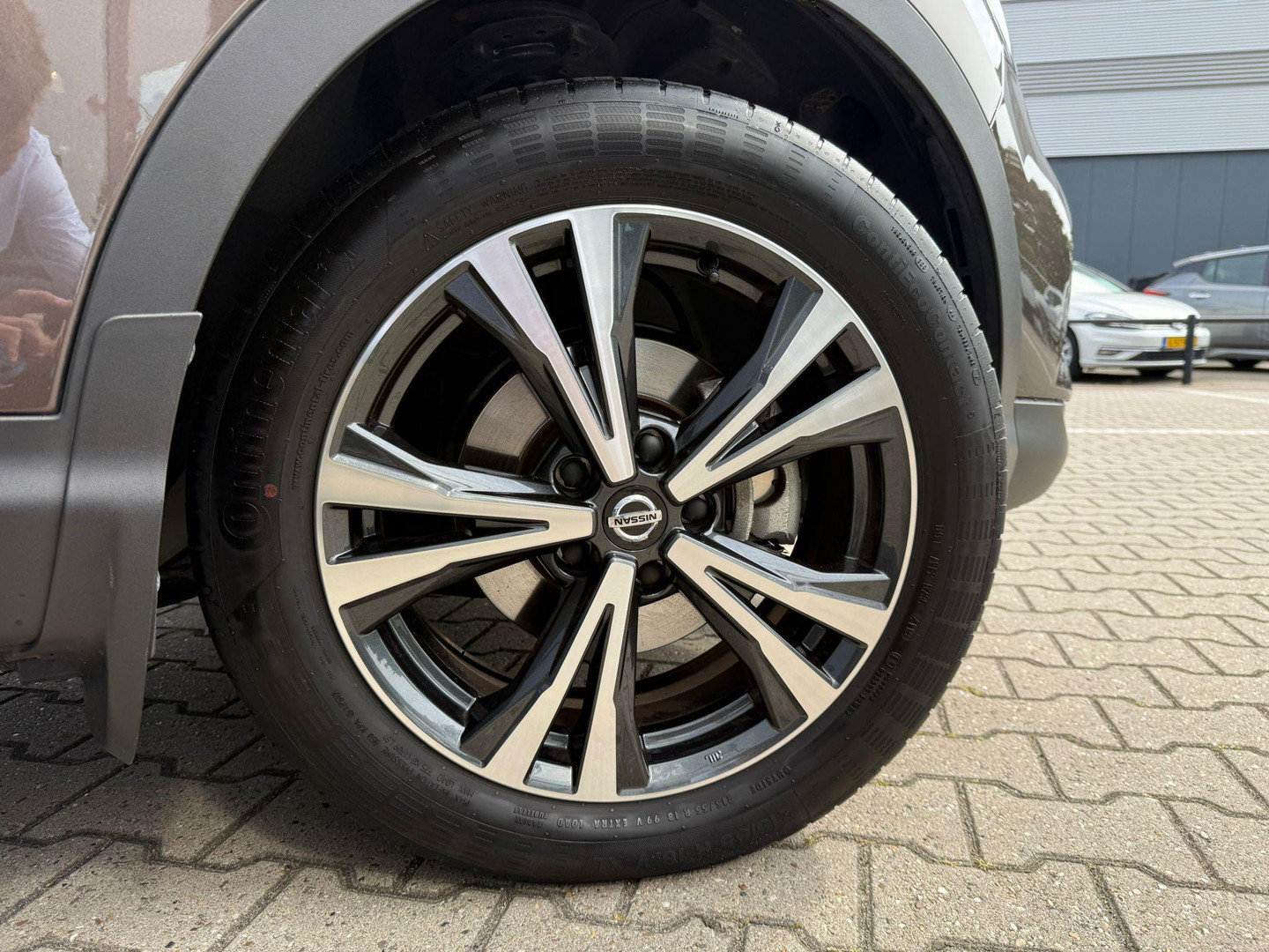 Nissan Nissan