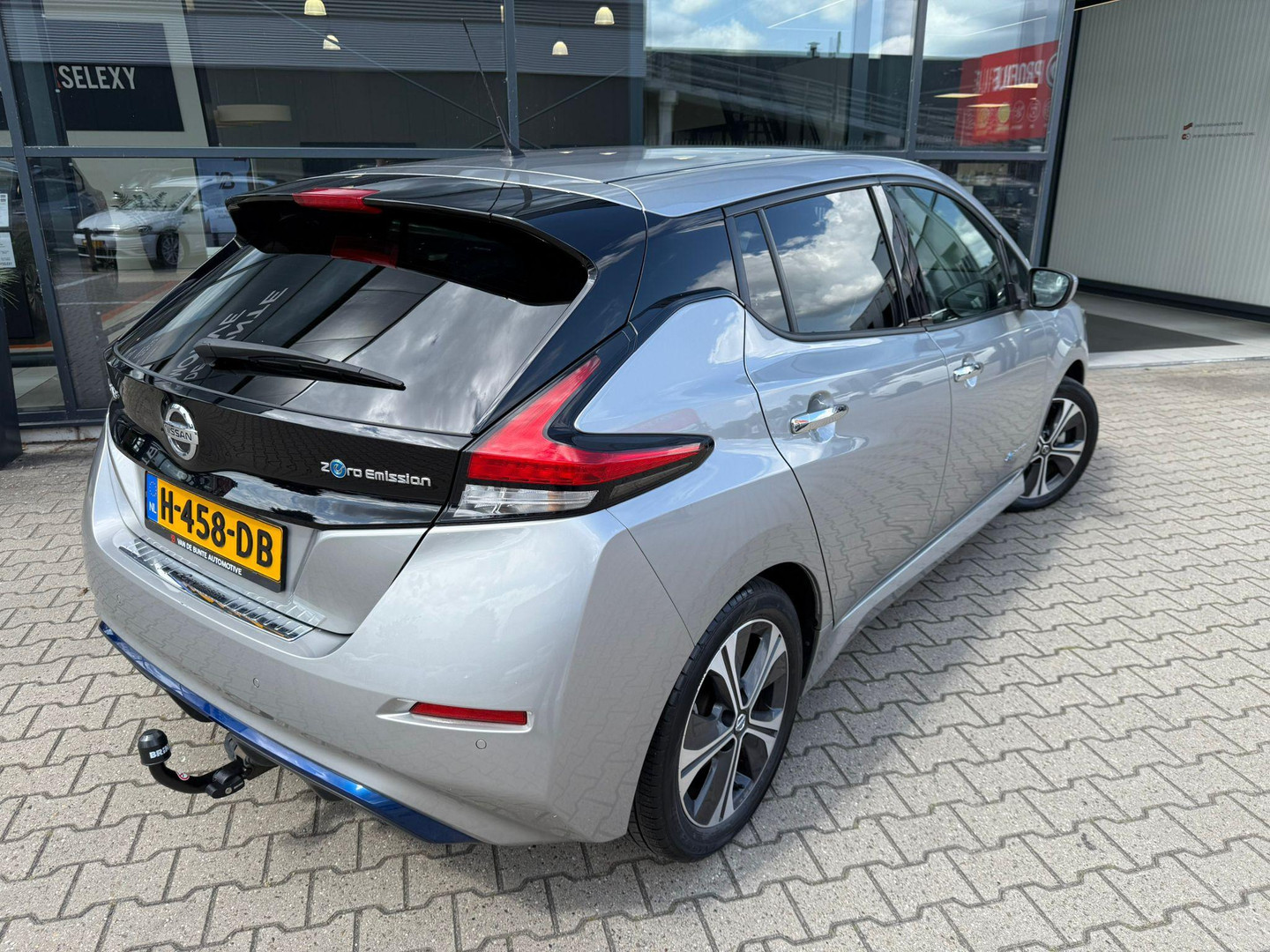 Nissan Nissan