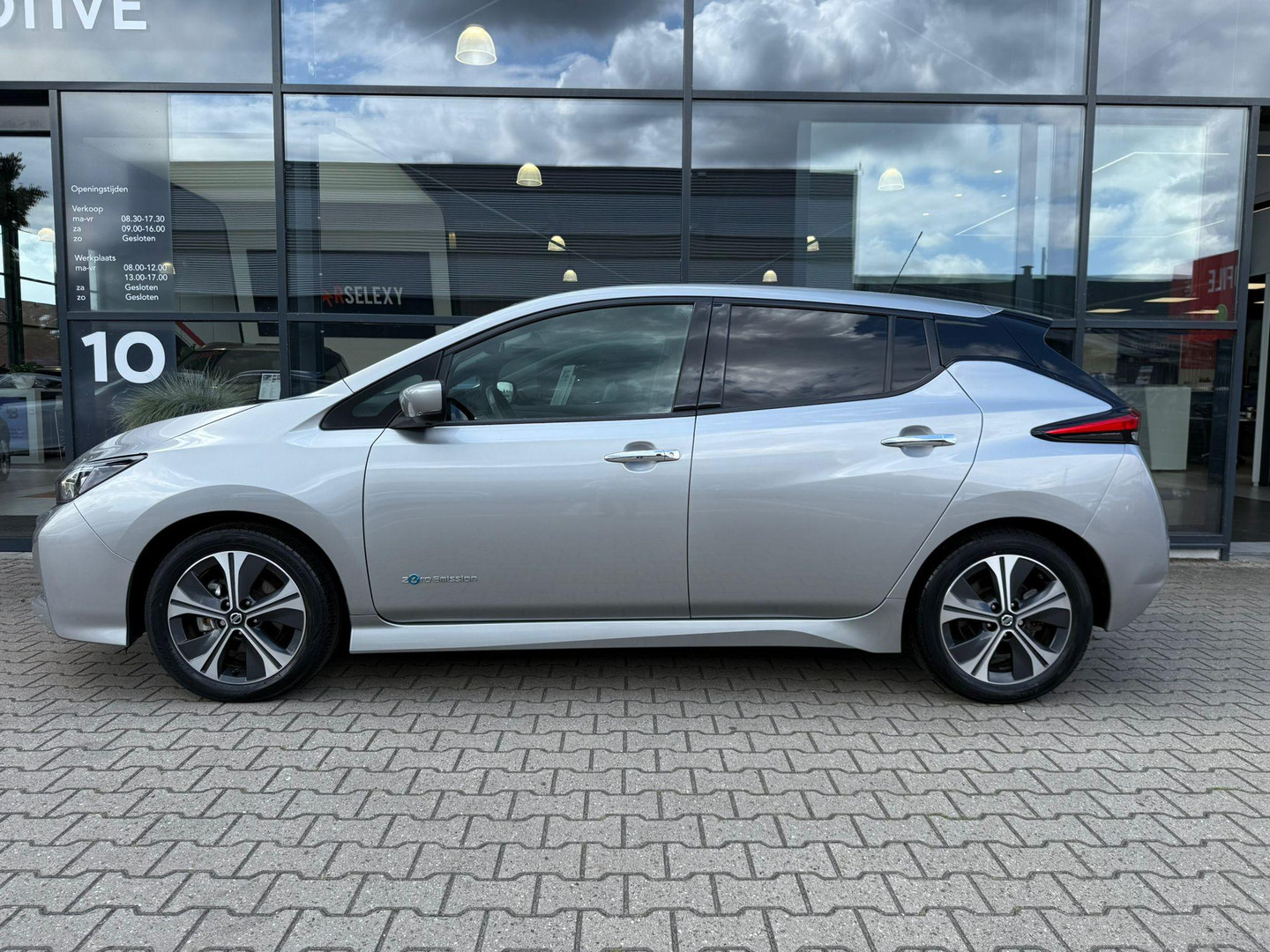 Nissan Nissan