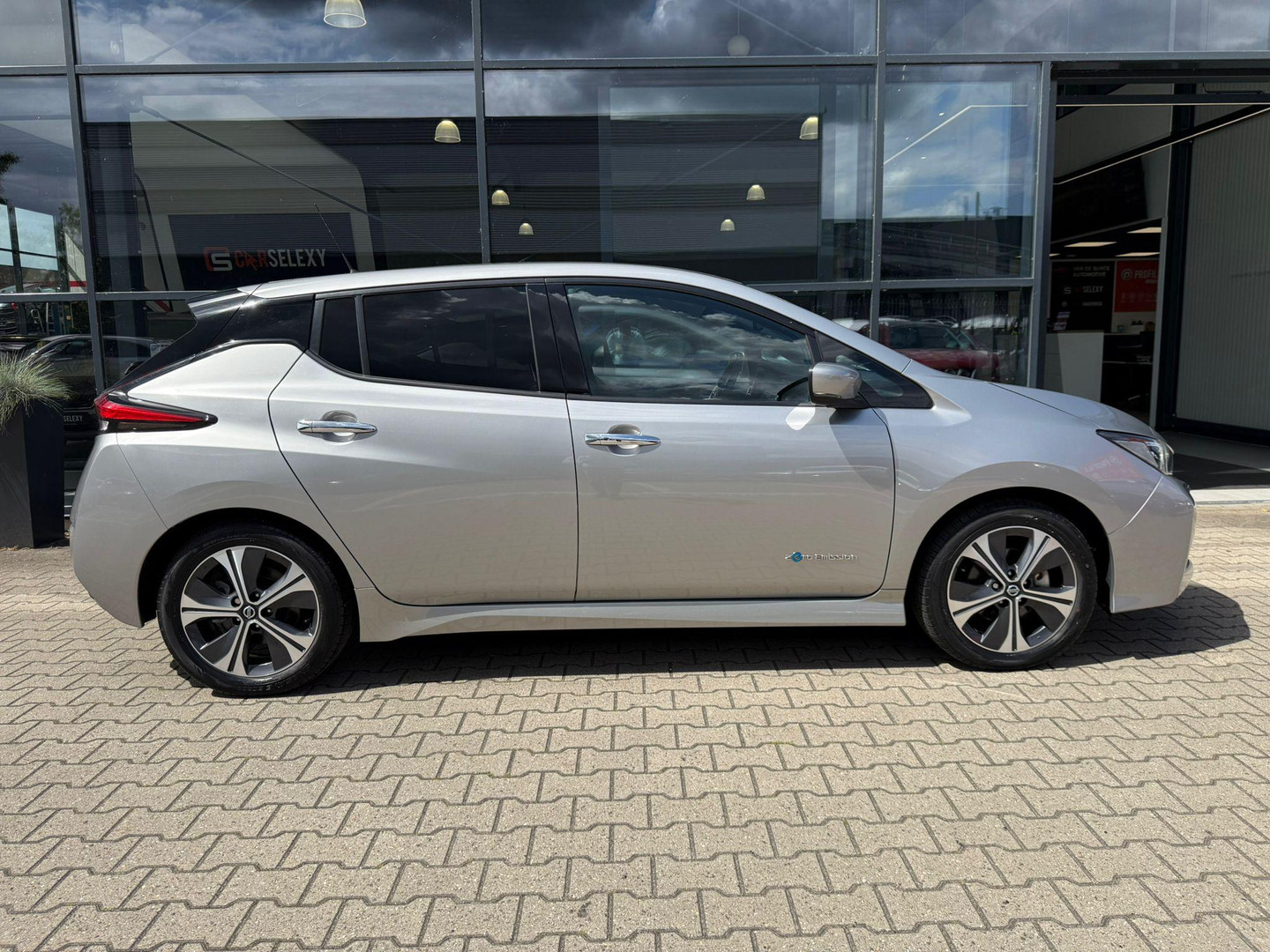 Nissan Nissan