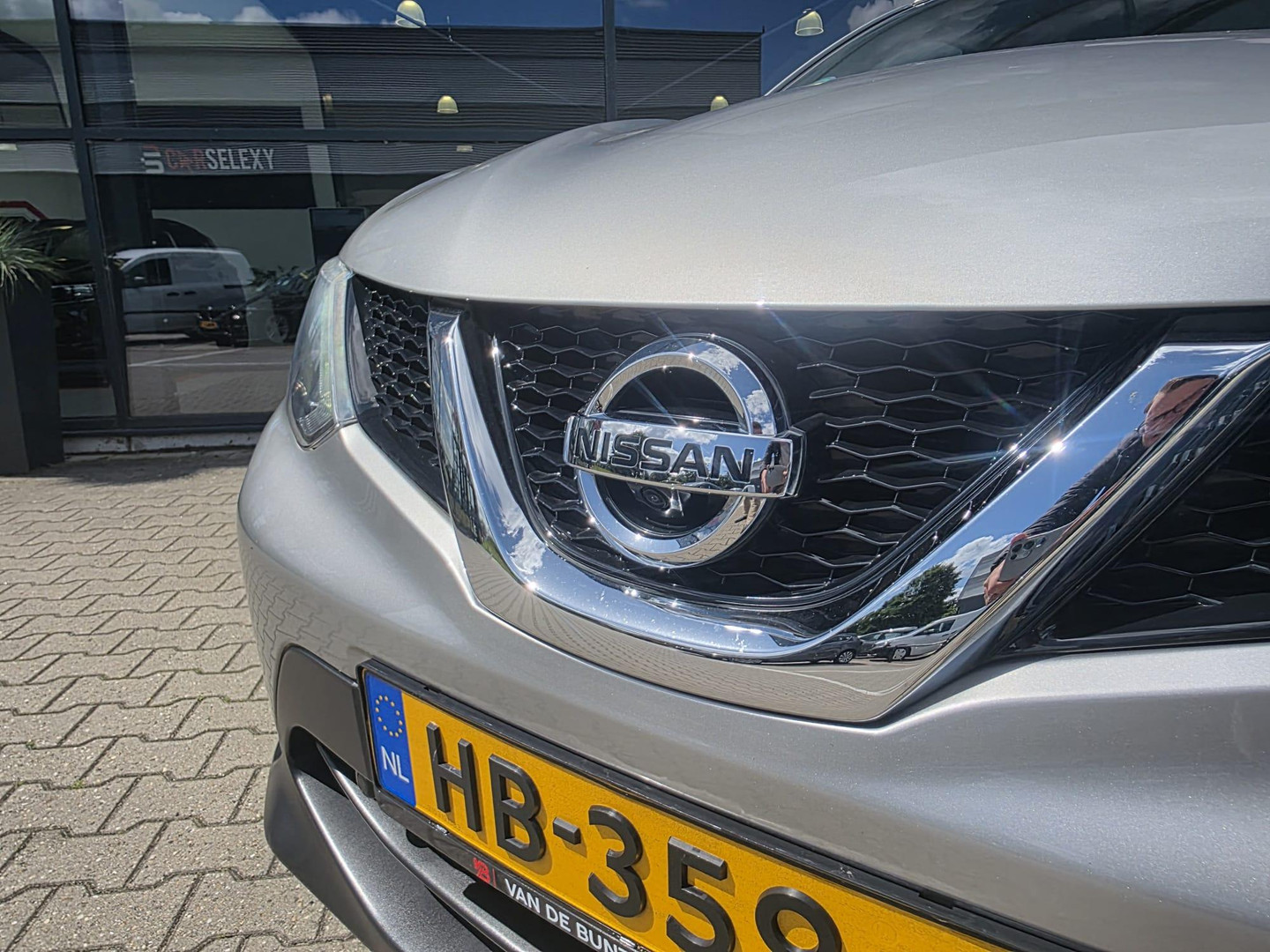 Nissan Nissan