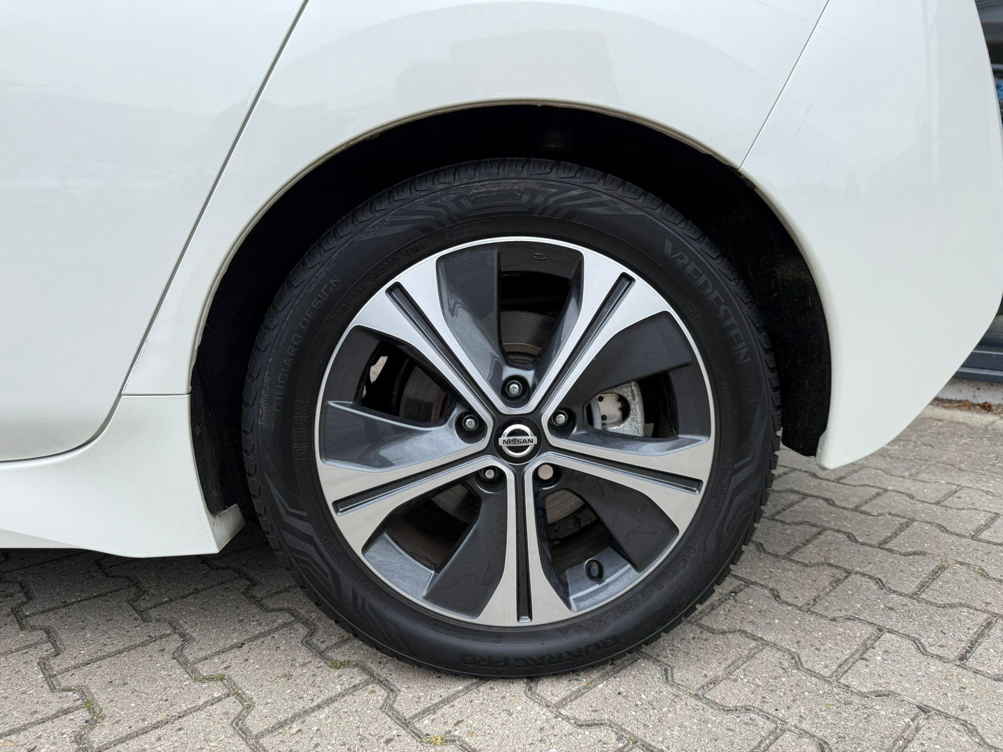 Nissan Nissan