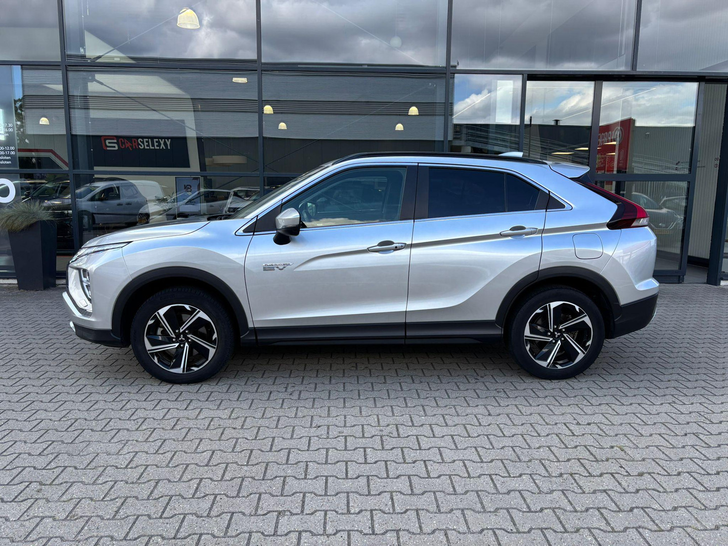 Mitsubishi Mitsubishi
